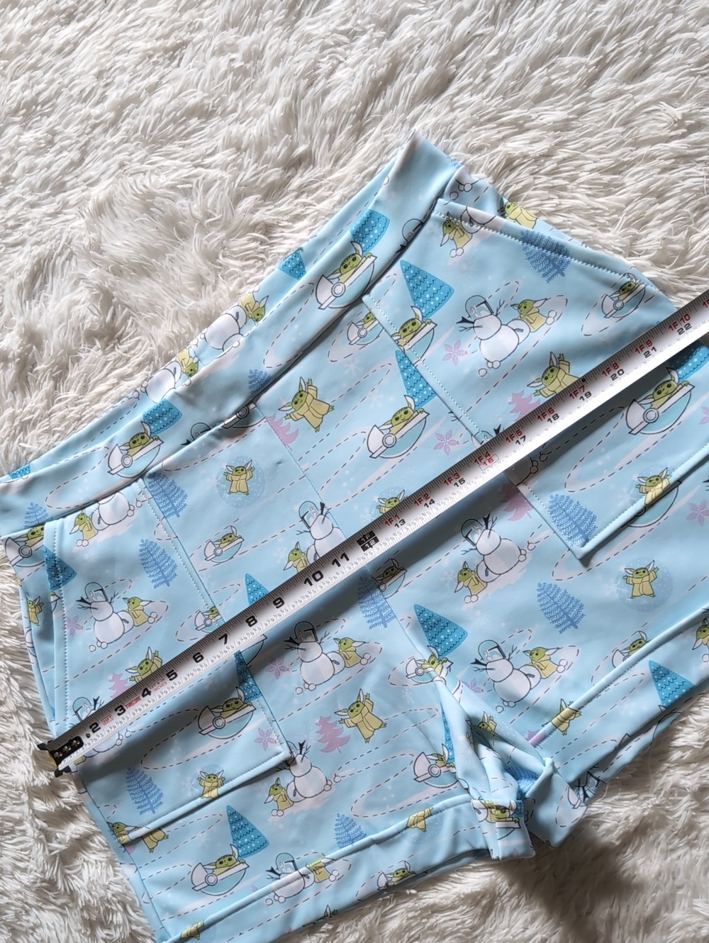 Blackmilk Star Wars The Child Winter Wonderland Baby Yoda Cuffed Shorts XL - Picture 10 of 12